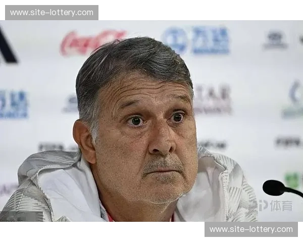 墨西哥定位球战术引入棒球信号系统，马蒂诺设计复杂战术手势